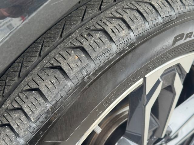 Used 2025 BMW X2 xDrive28i w/ M Sport Package image 11