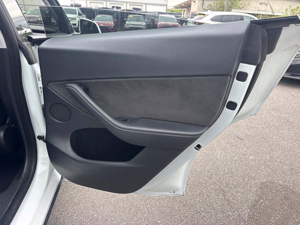 Used 2022 Tesla Model Y Performance AWD/4WD image 18