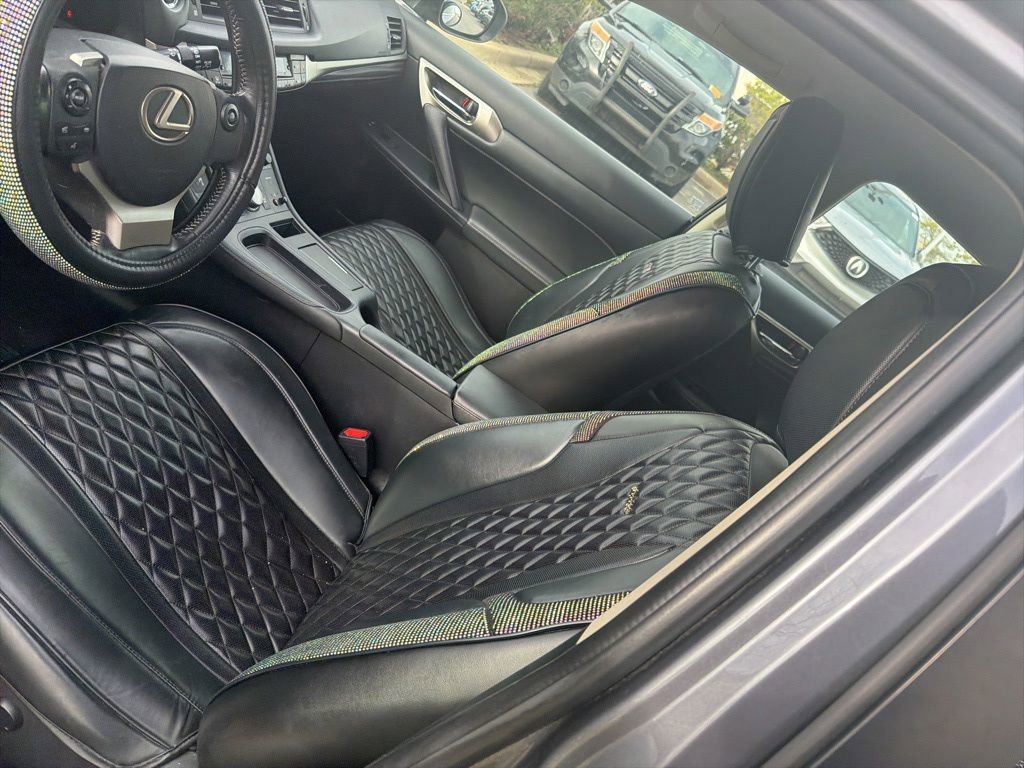 Used 2017 Lexus CT 200h FWD image 3