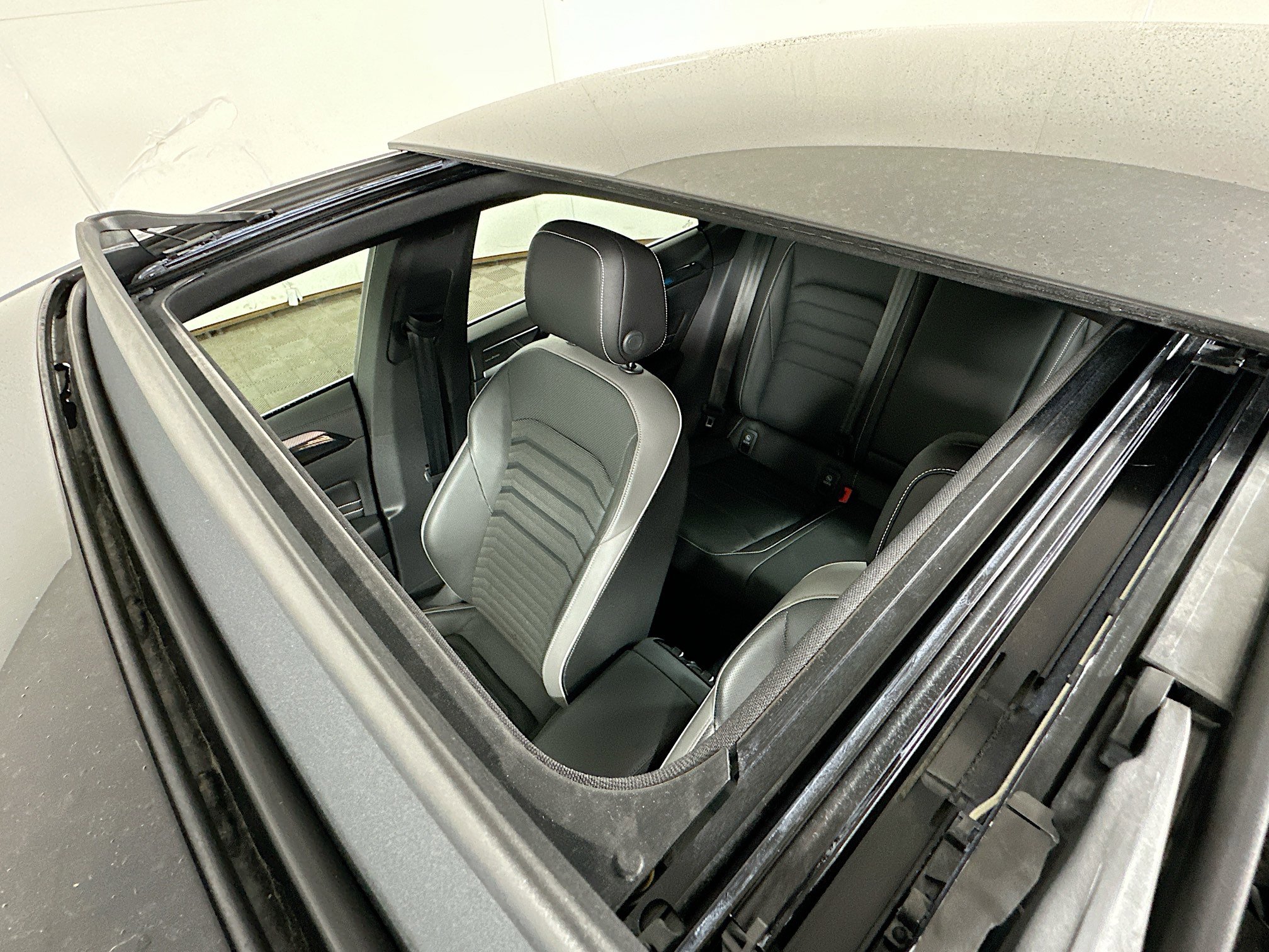 Used 2023 Volkswagen Arteon SEL Premium AWD/4WD image 21