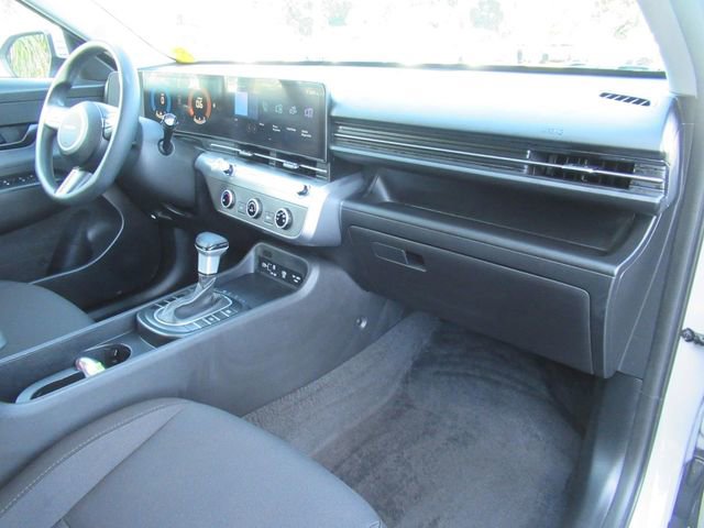 Used 2026 Hyundai Kona SE FWD image 11