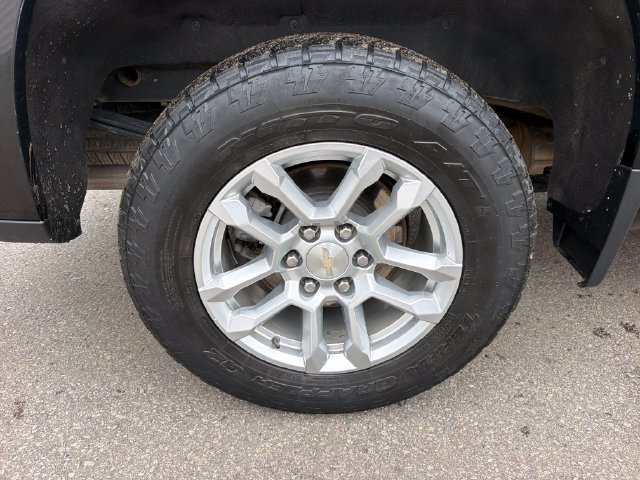 Used 2023 Chevrolet Silverado 1500 LT AWD/4WD image 29