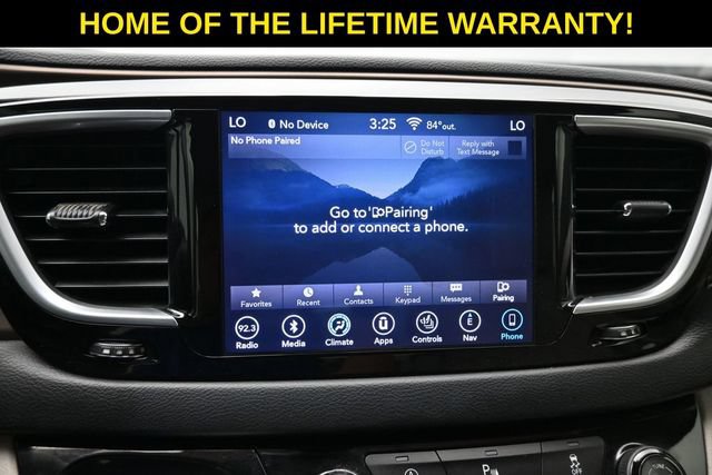 Used 2018 Chrysler Pacifica Touring-L Plus FWD image 29