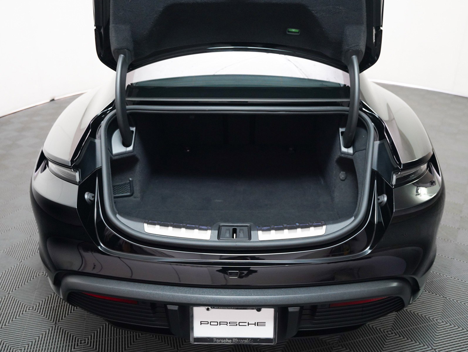 Certified 2022 Porsche Taycan 4S image 24