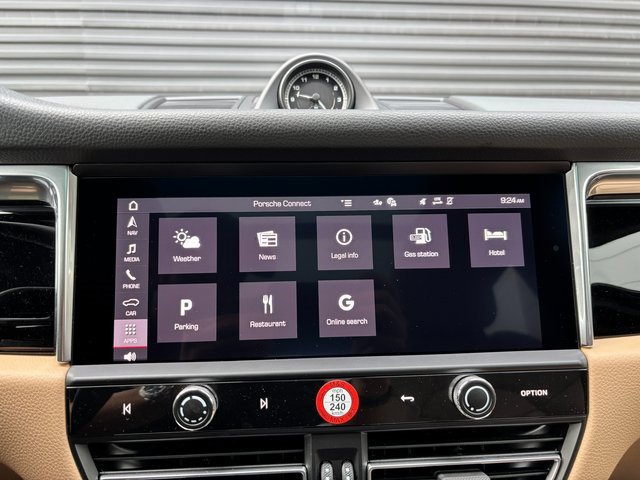 Certified 2025 Porsche Macan image 19