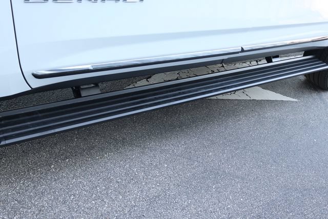 New 2026 GMC Yukon XL Denali Ultimate AWD/4WD image 11