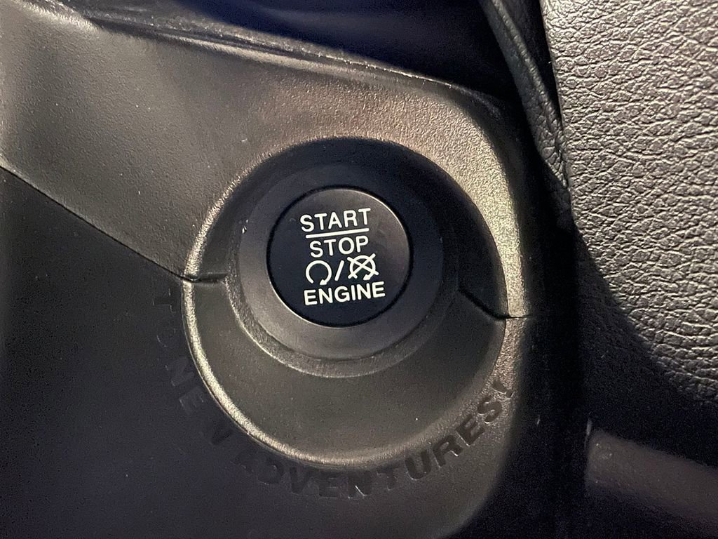 Used 2021 Jeep Renegade Limited image 29