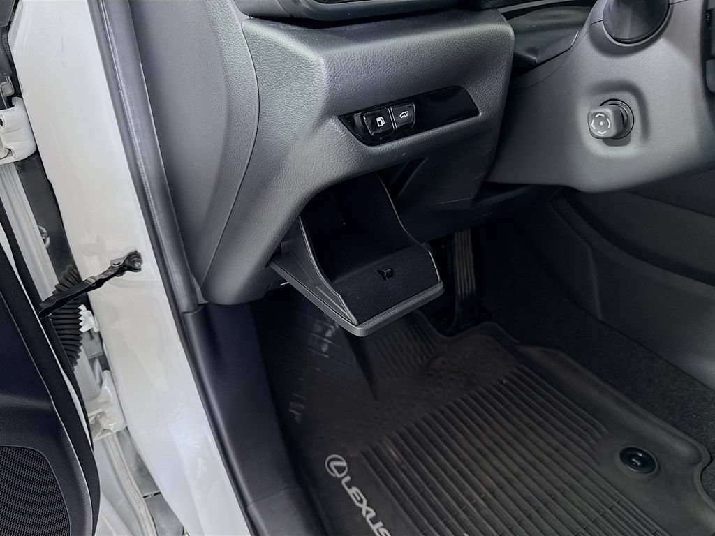 Certified 2024 Lexus NX 250 FWD w/ Towing Package (2000 Lbs) image 10