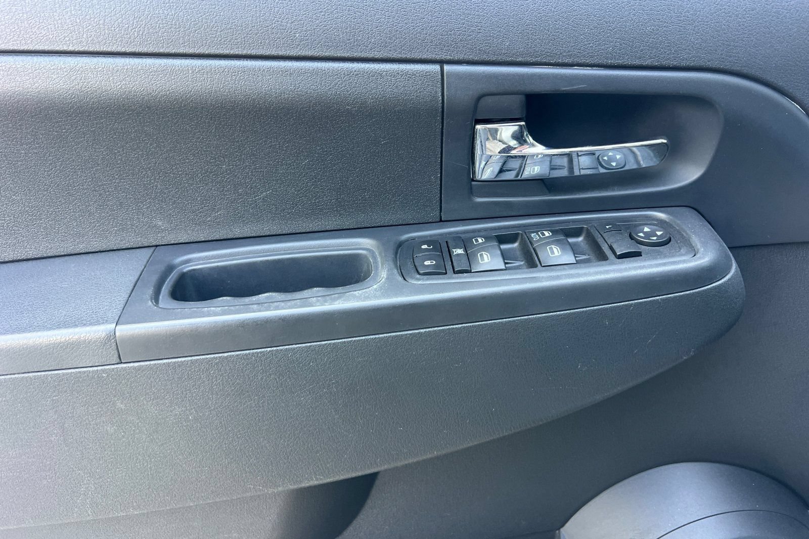 Used 2010 Jeep Liberty Sport w/ Popular Equipment Group AWD/4WD image 12