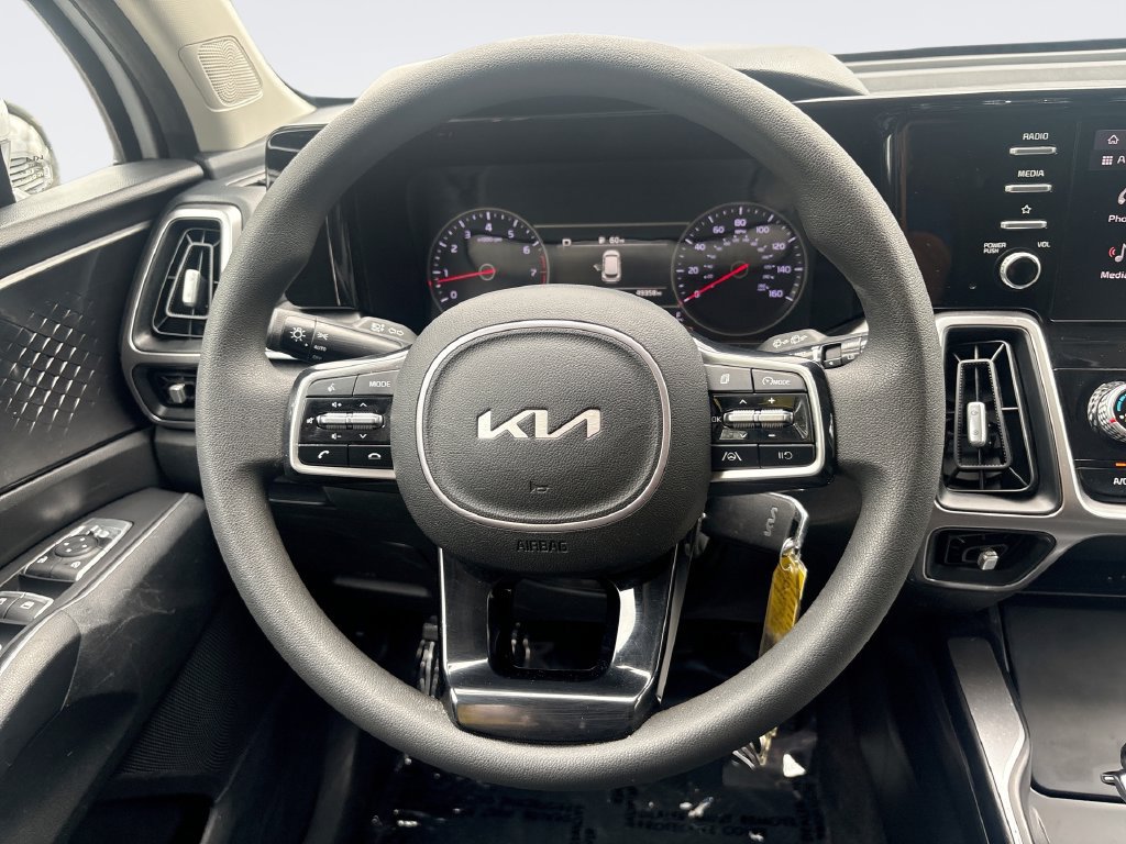 Used 2022 Kia Sorento LX AWD/4WD image 11