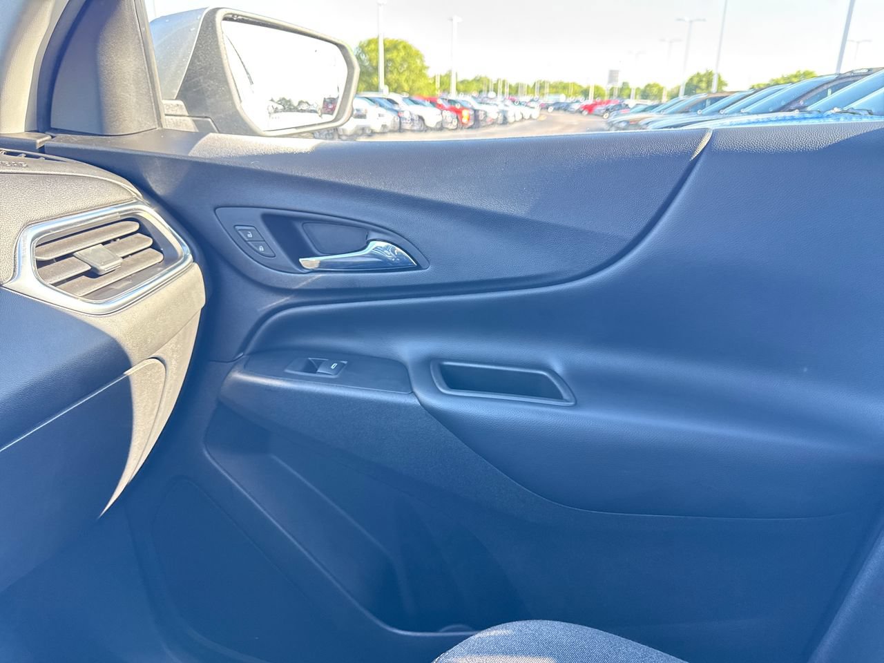 Used 2020 Chevrolet Equinox LT AWD/4WD image 29