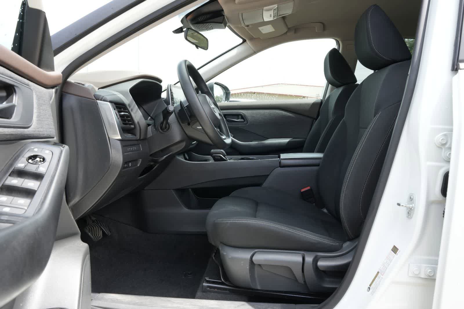 Used 2023 Nissan Rogue S FWD image 16