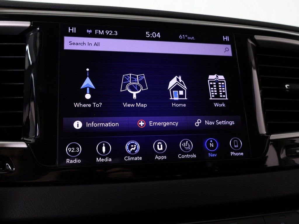 Used 2018 Chrysler Pacifica Touring-L FWD image 48