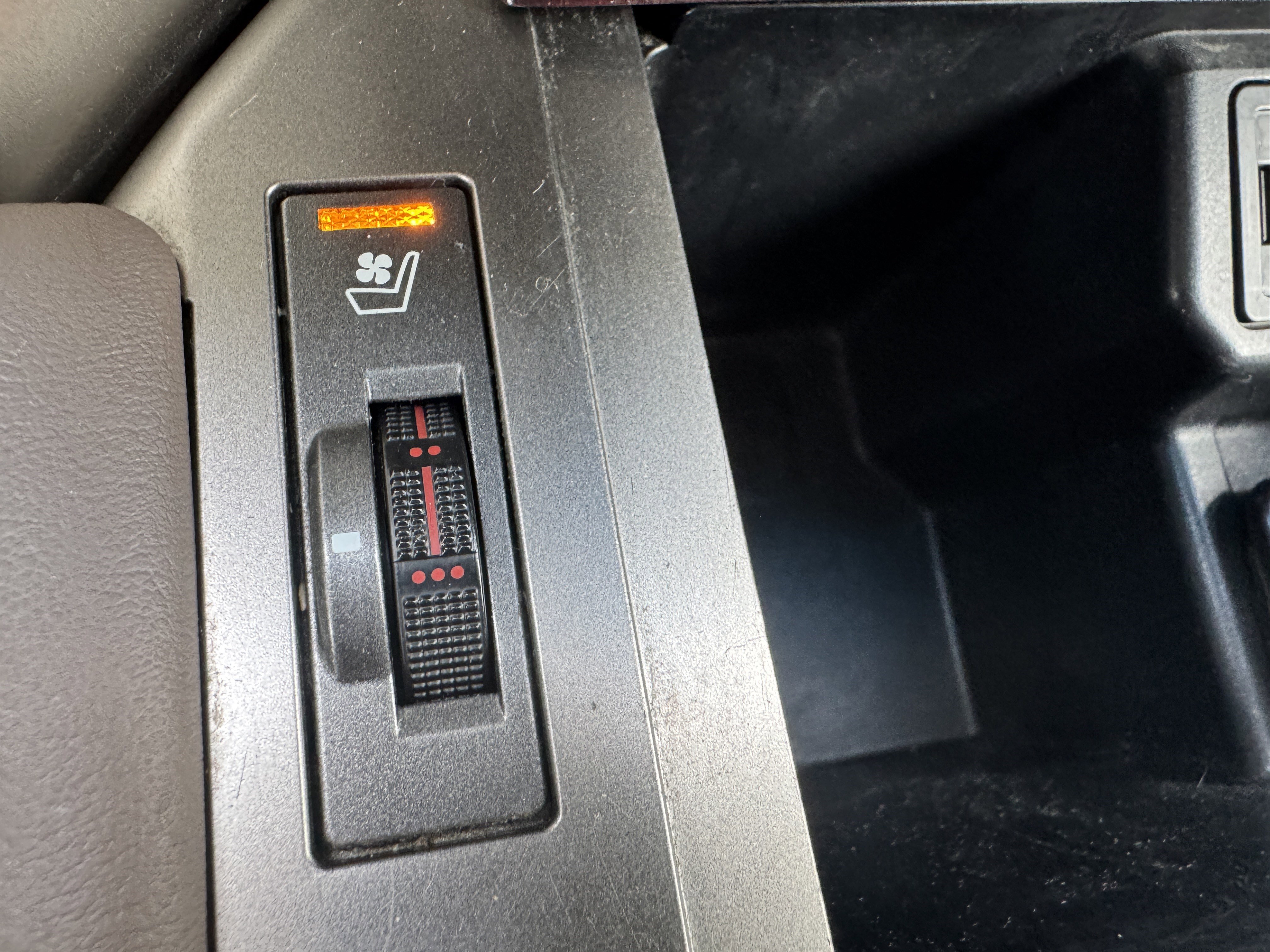 Used 2015 Lexus GX 460 w/ Premium Package image 30