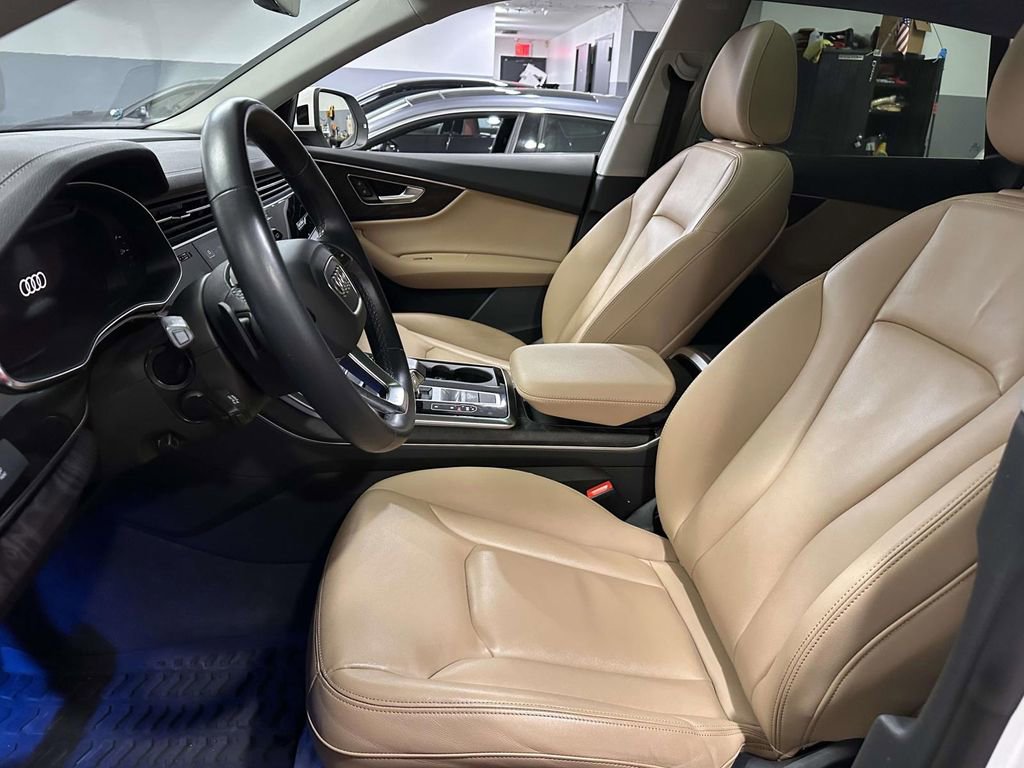 Used 2023 Audi Q8 Premium w/ Convenience Package image 15