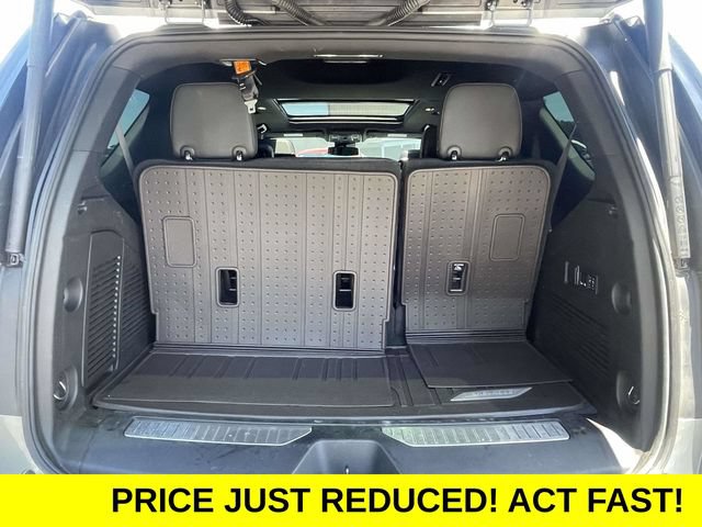 Used 2023 Chevrolet Tahoe Z71 w/ Luxury Package AWD/4WD image 12