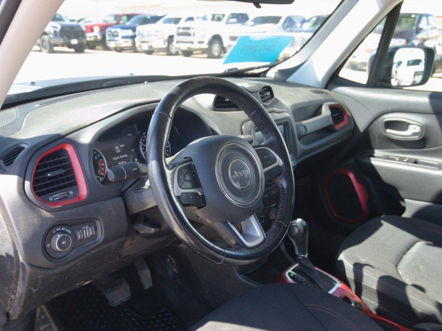 Used 2019 Jeep Renegade Trailhawk w/ Cold Weather Group II AWD/4WD image 15