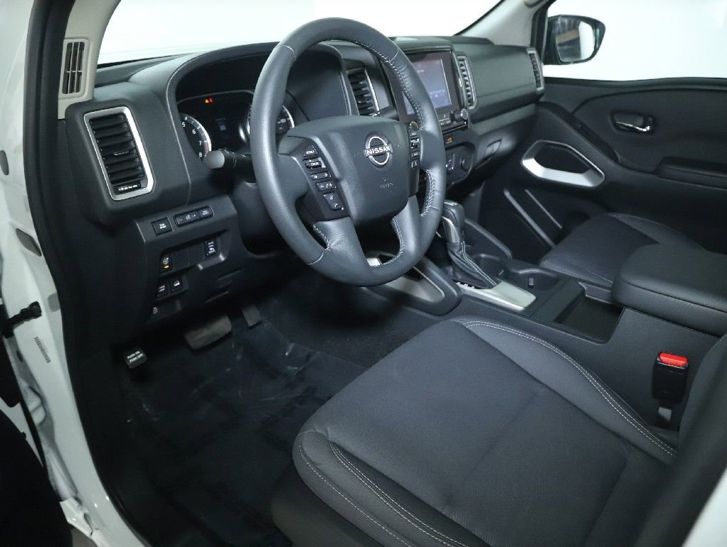 Certified 2024 Nissan Frontier SV w/ Hardbody Edition image 17
