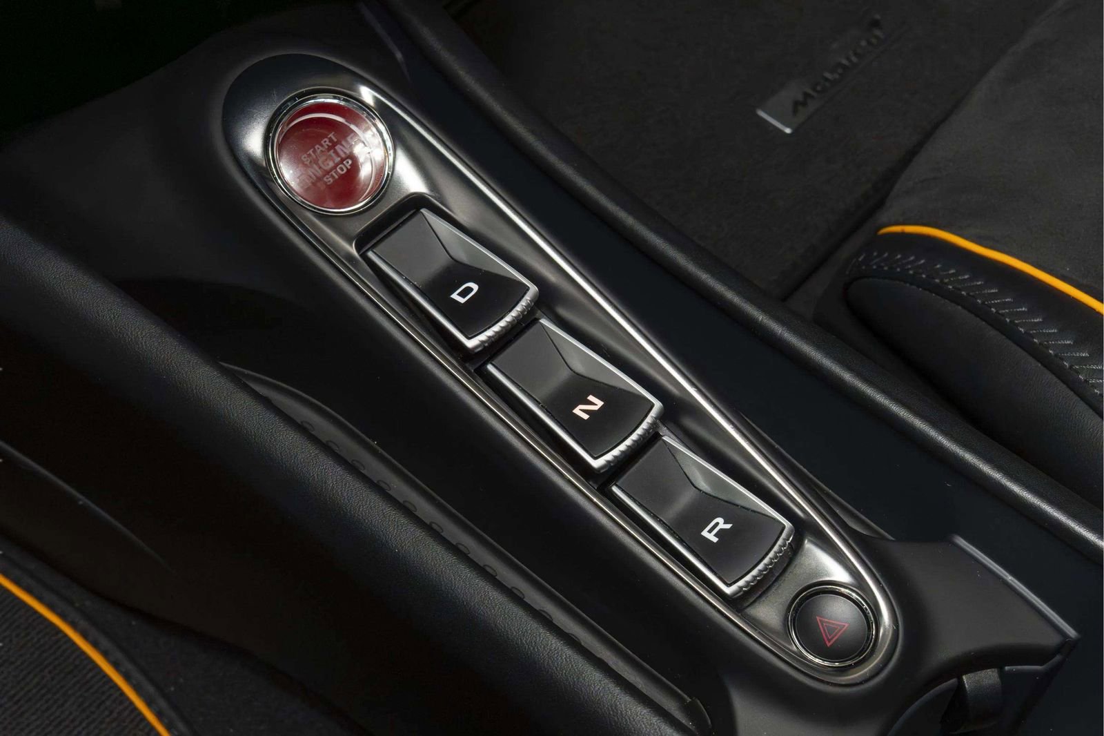 Used 2023 McLaren Artura RWD image 30