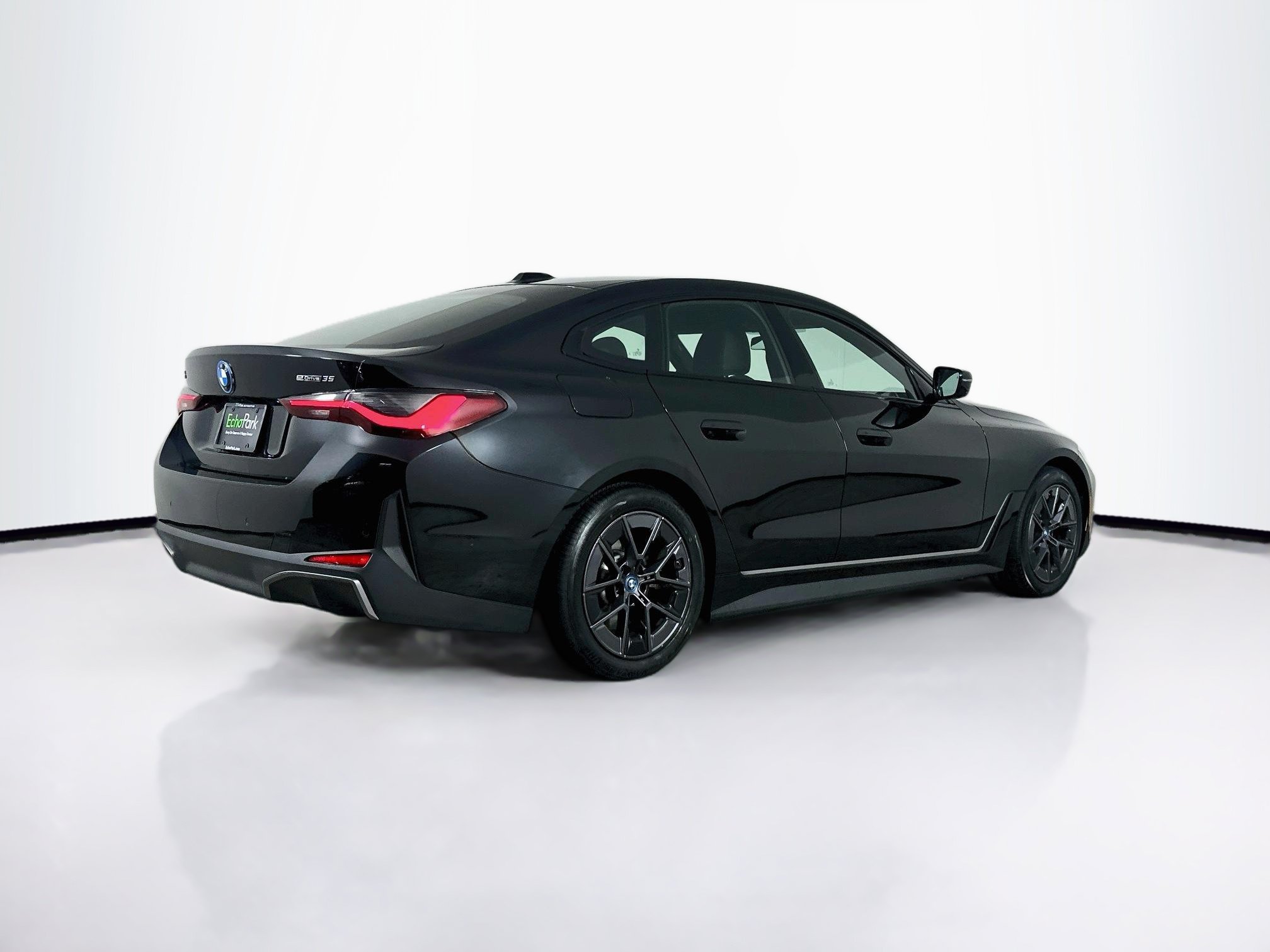 Used 2023 BMW i4 eDrive35 w/ Premium Package RWD image 9