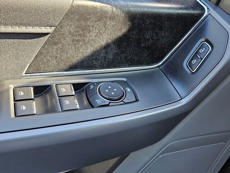 New 2025 Ford F150 Lightning XLT image 33