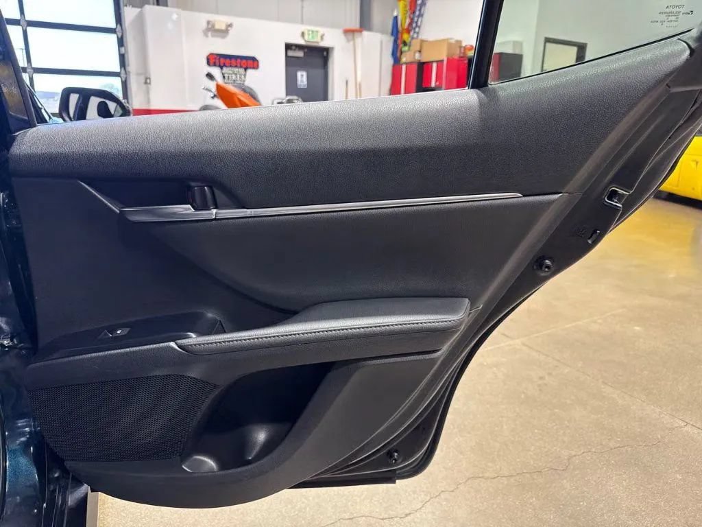 Used 2020 Toyota Camry XLE FWD image 20