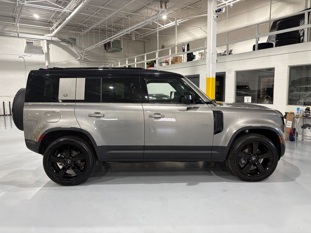 Used 2024 Land Rover Defender 110 S image 8
