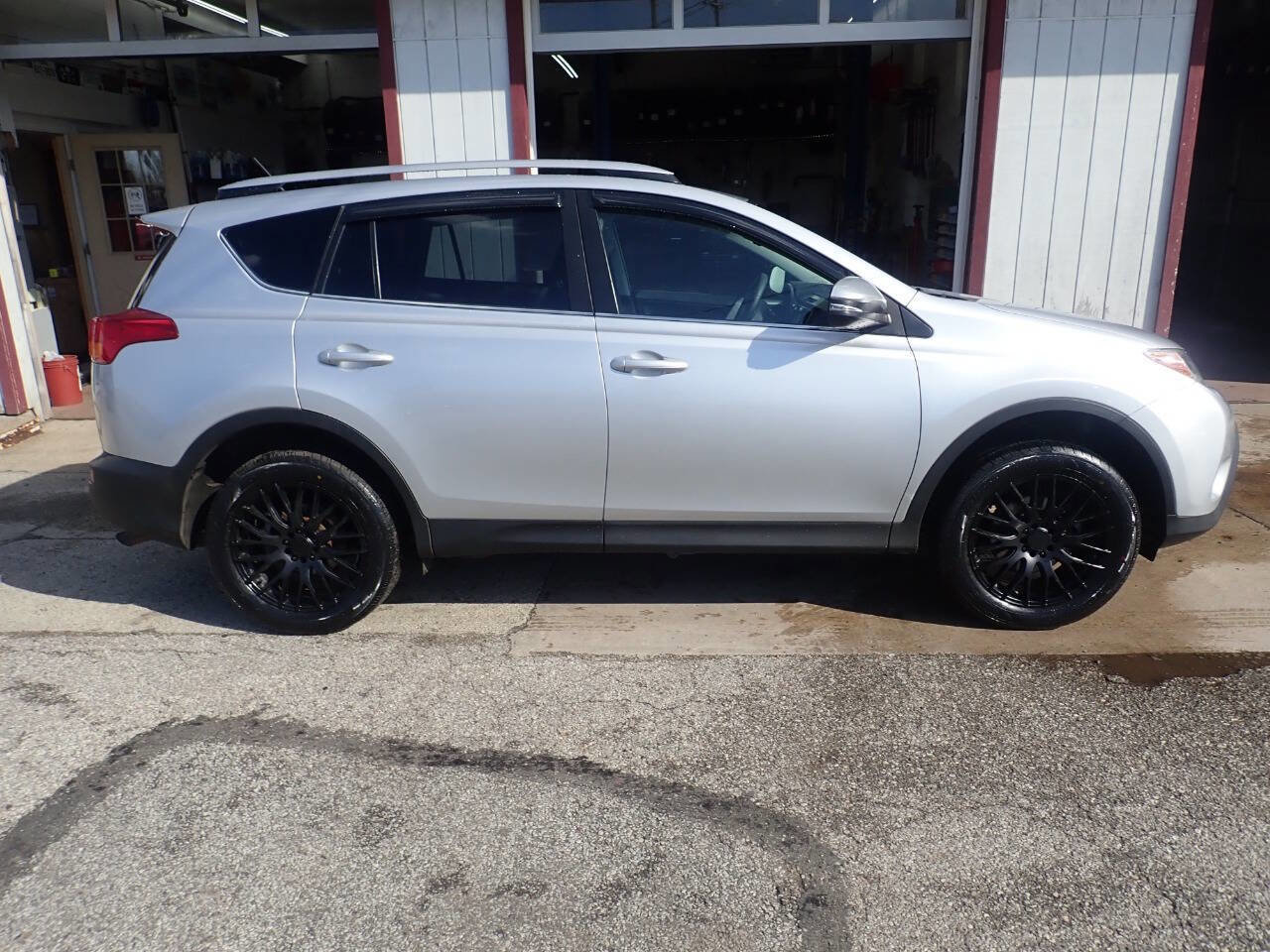 Used 2014 Toyota RAV4 Limited image 23