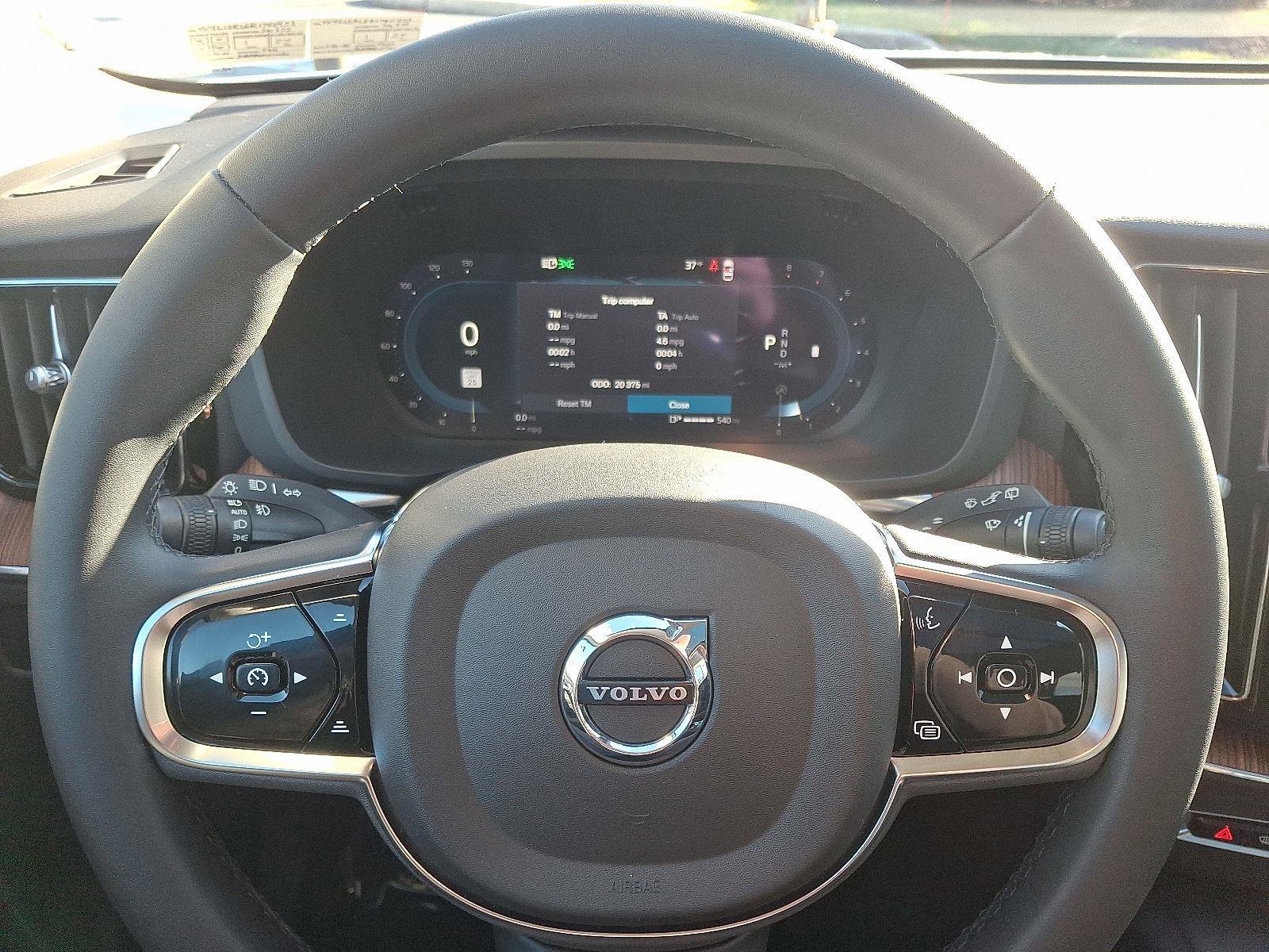 Certified 2024 Volvo XC60 B5 Plus w/ Climate Package AWD/4WD image 19