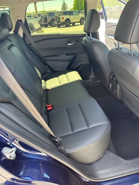 Used 2025 Nissan Rogue SL w/ Tech Package AWD/4WD image 14