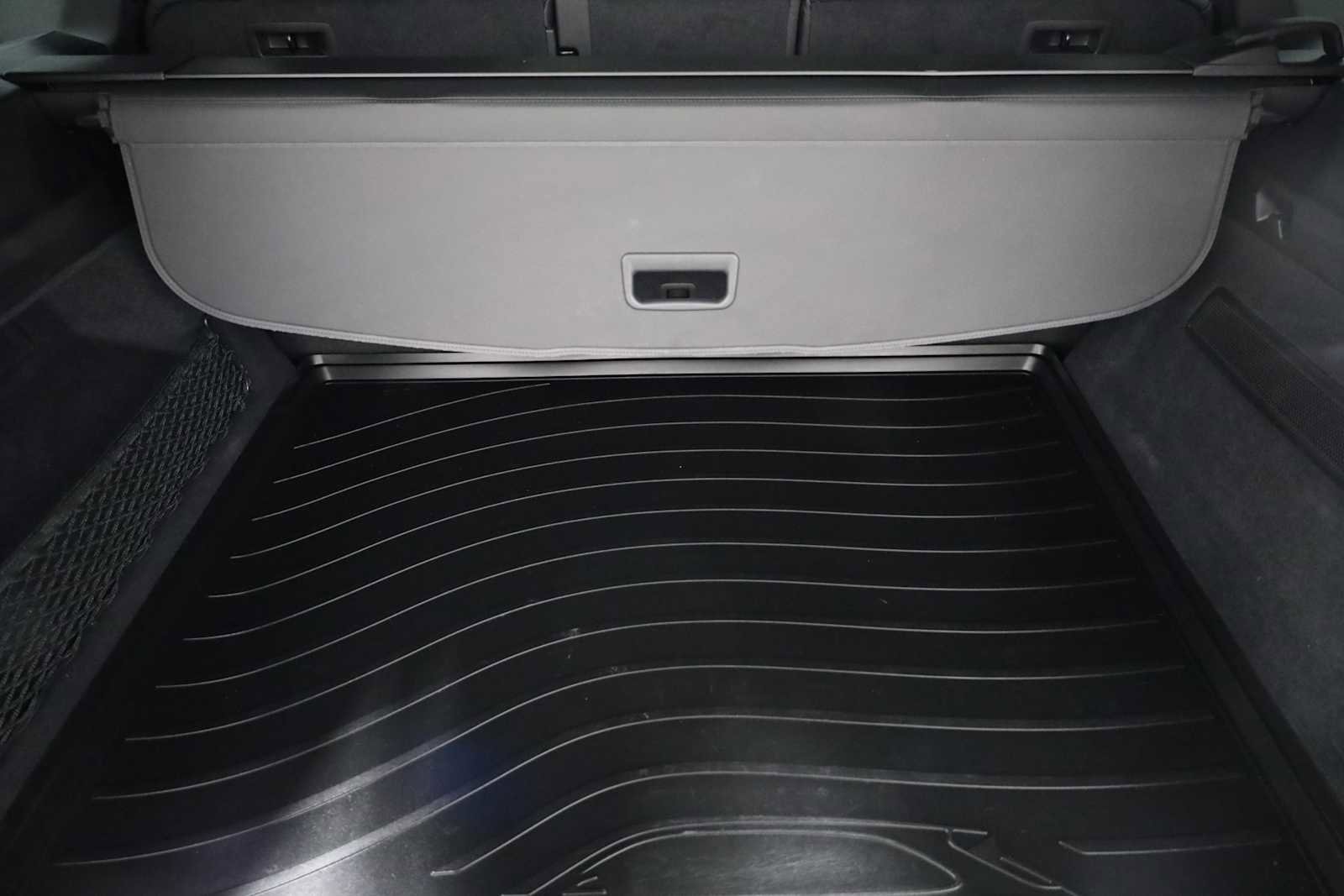 Used 2022 Porsche Cayenne image 48