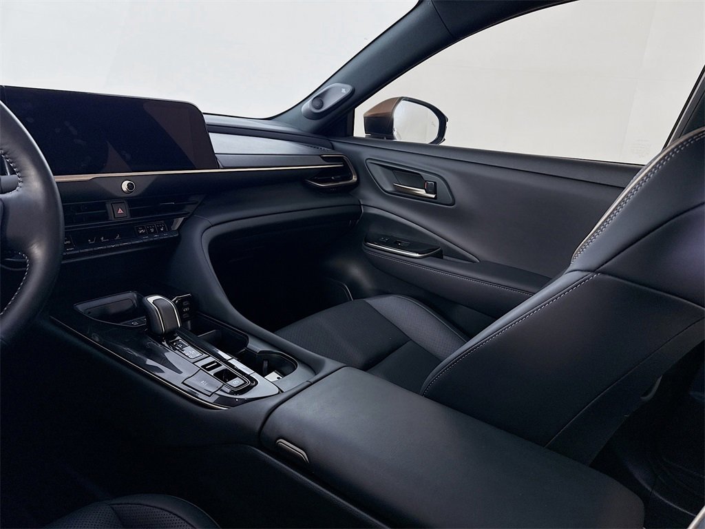 Used 2025 Toyota Crown Platinum image 24