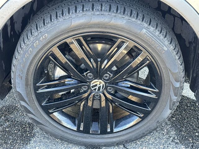 Used 2022 Volkswagen Tiguan SE R-Line AWD/4WD image 31