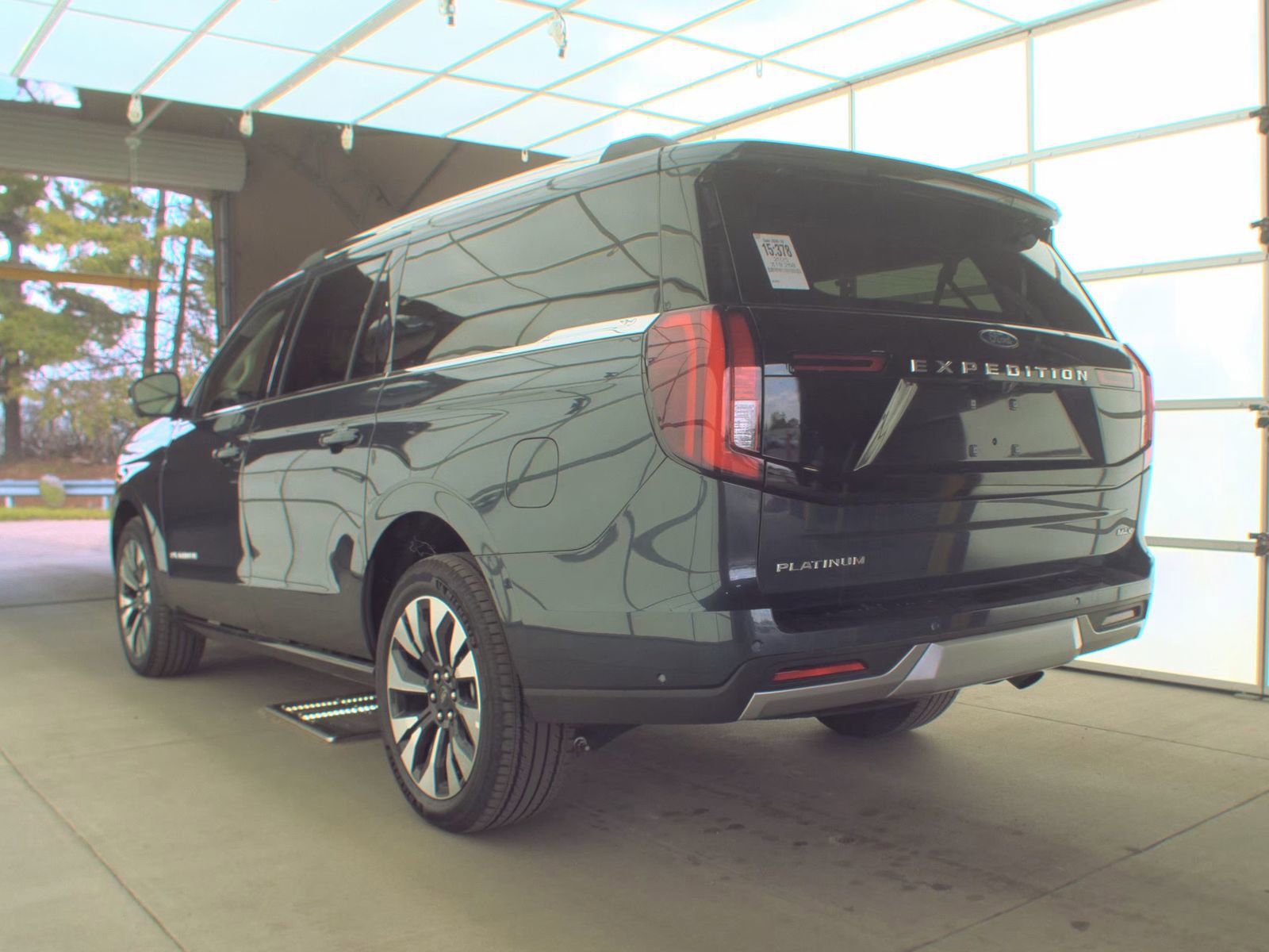Used 2025 Ford Expedition Max Platinum w/ Driver's Package AWD/4WD image 8