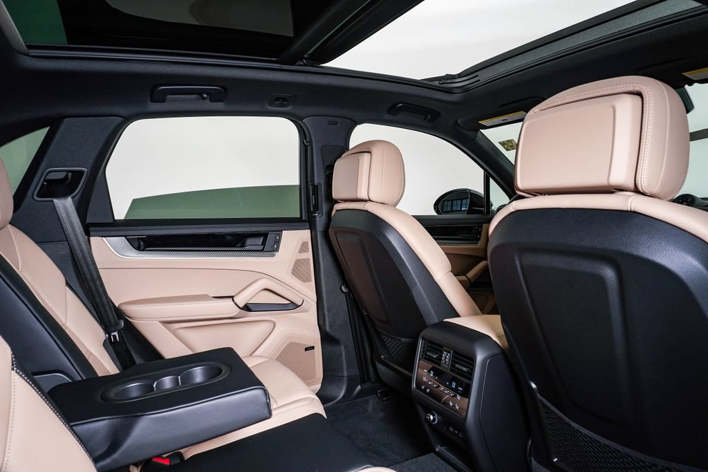 New 2026 Porsche Cayenne S AWD/4WD image 16