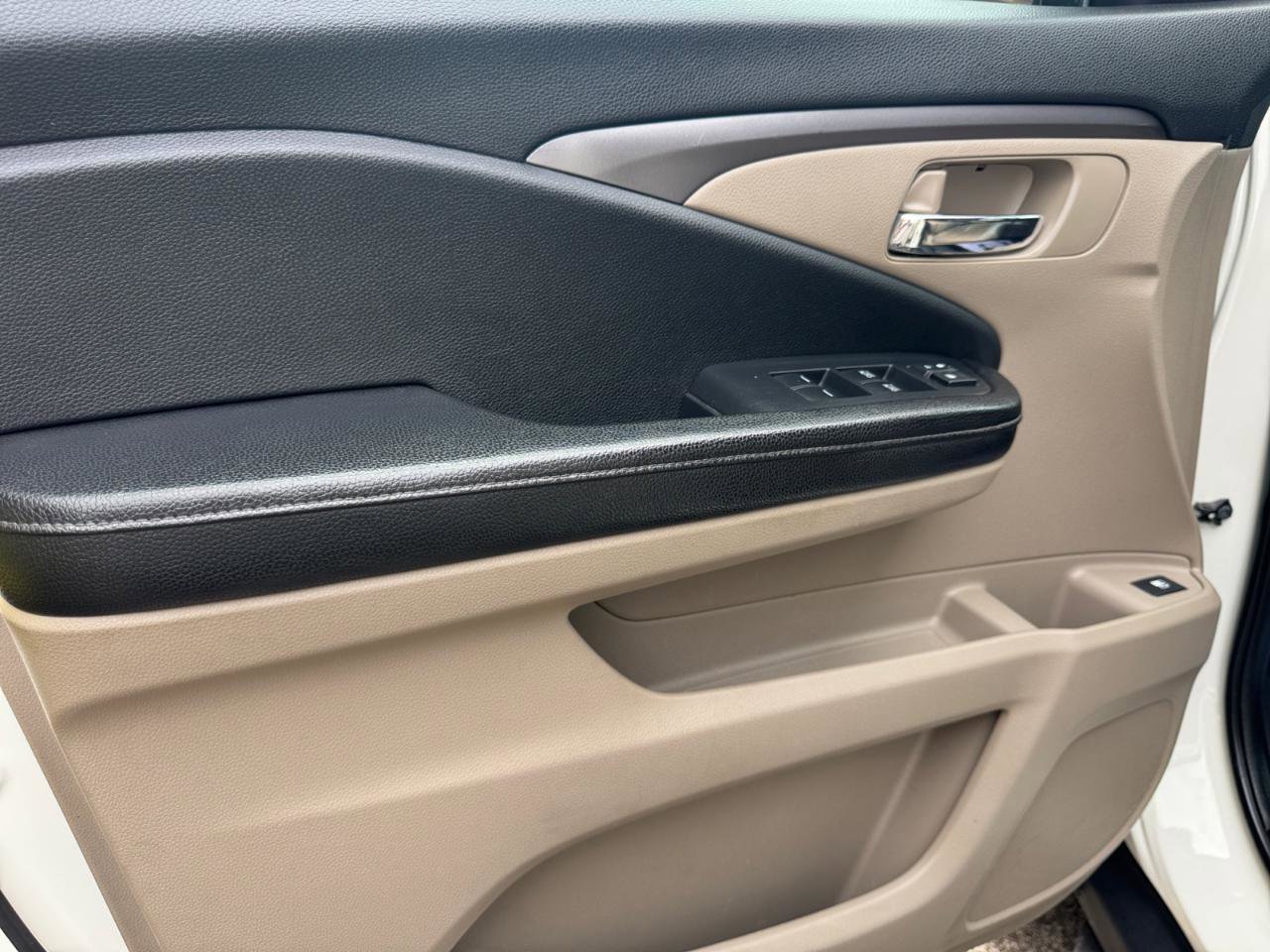 Used 2017 Honda Ridgeline RTL-T image 24