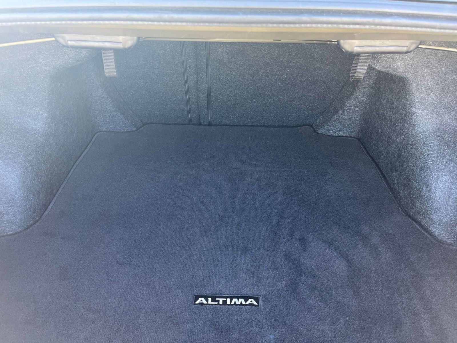 Used 2025 Nissan Altima 2.5 SV image 21