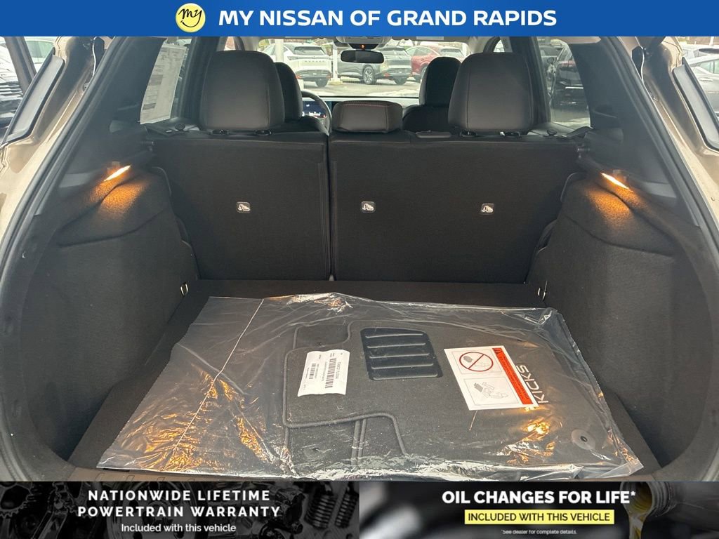 New 2026 Nissan Kicks SR w/ Cold Weather Package image 25