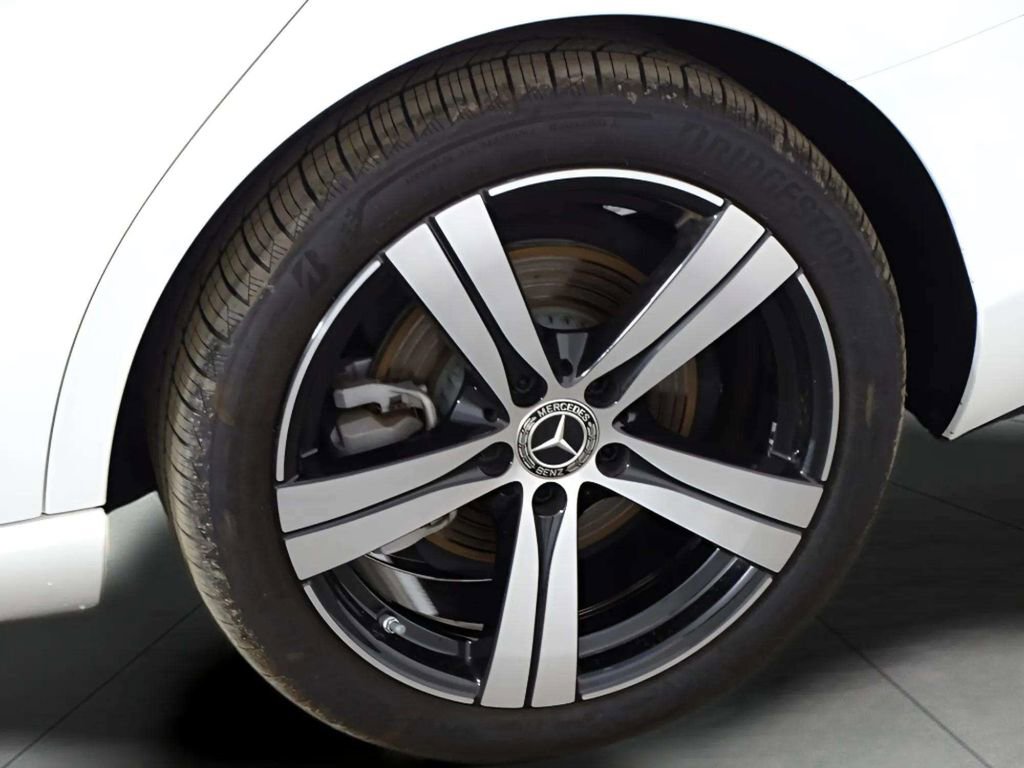 Used 2025 Mercedes-Benz C 300 4MATIC Sedan image 44