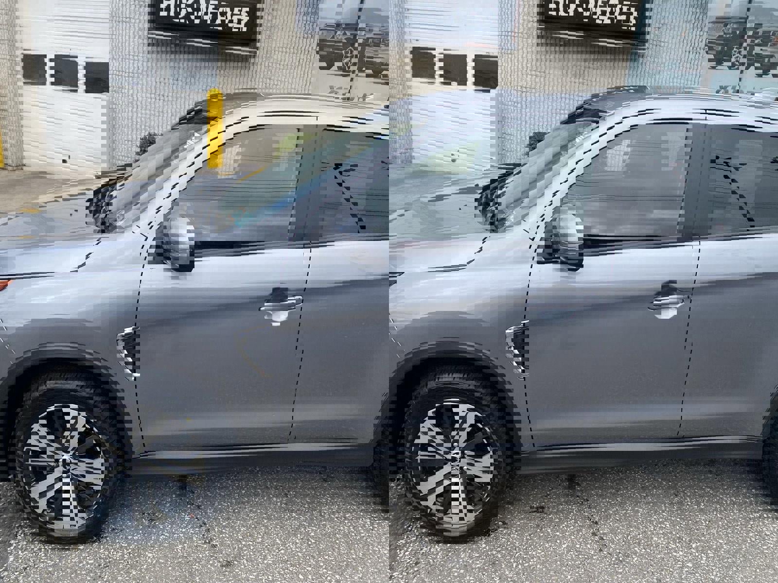 Used 2024 Mitsubishi Outlander Sport AWD image 3