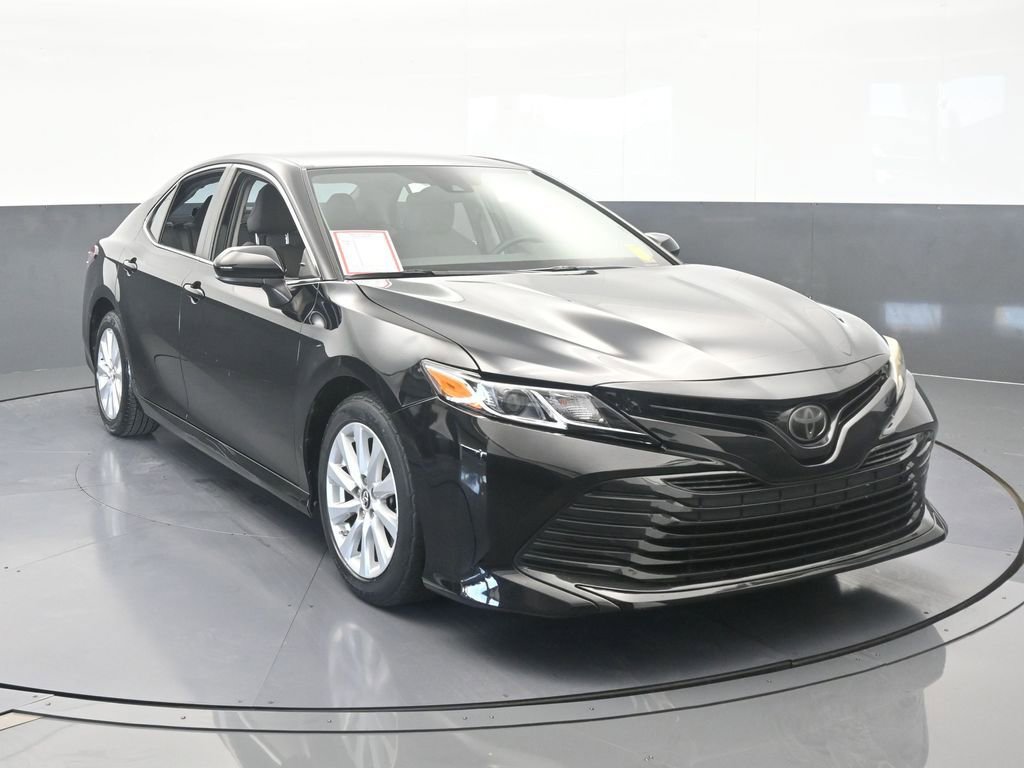 Used 2019 Toyota Camry LE image 9