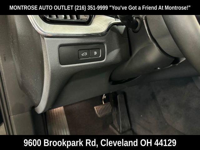 New 2025 Volvo XC60 T8 Ultra w/ Protection Package Premier image 14