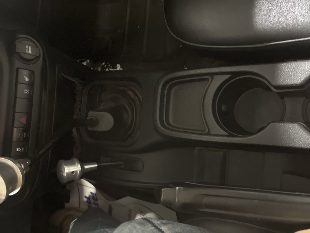 Used 2016 Jeep Wrangler Sahara image 14