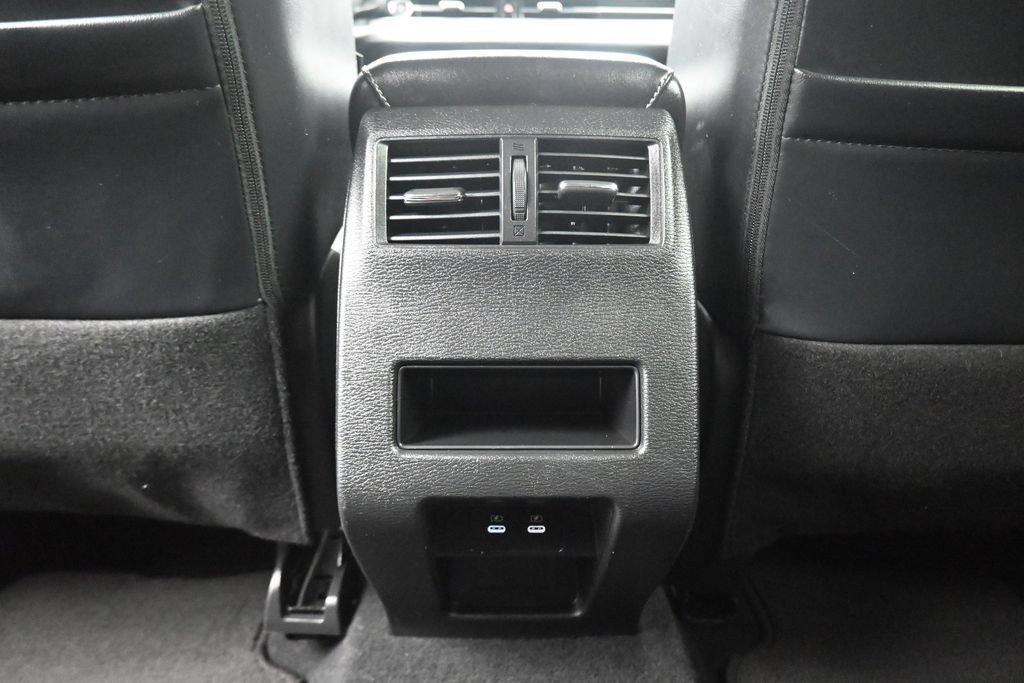 Used 2025 Mitsubishi Outlander AWD image 36