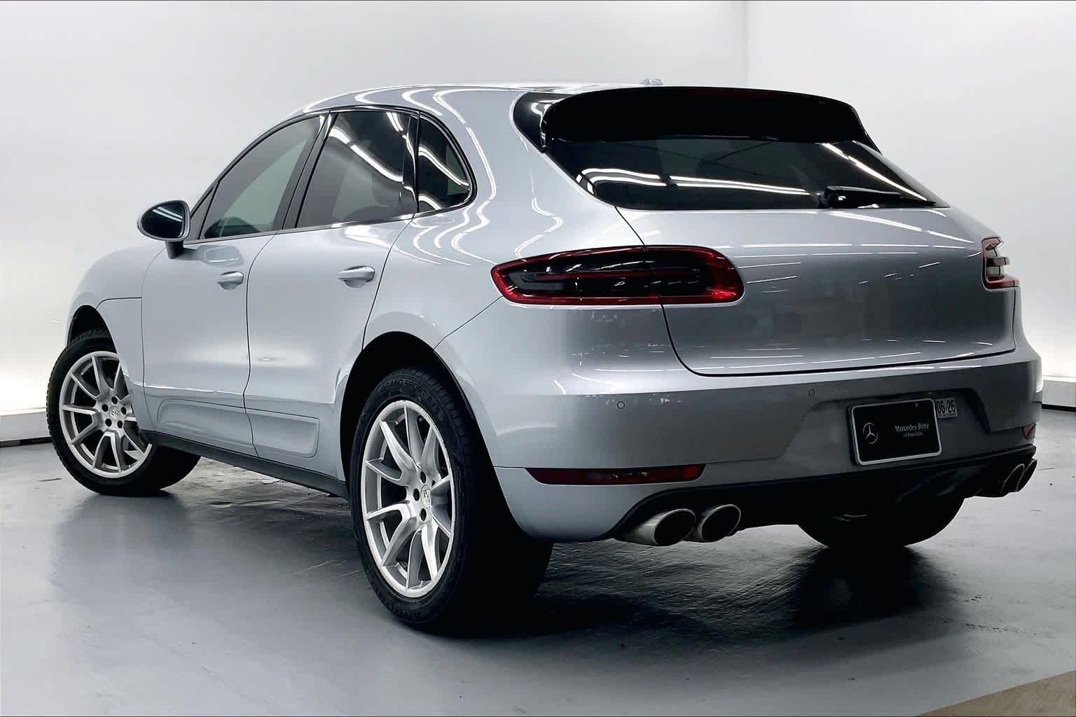 Used 2017 Porsche Macan S AWD/4WD image 2