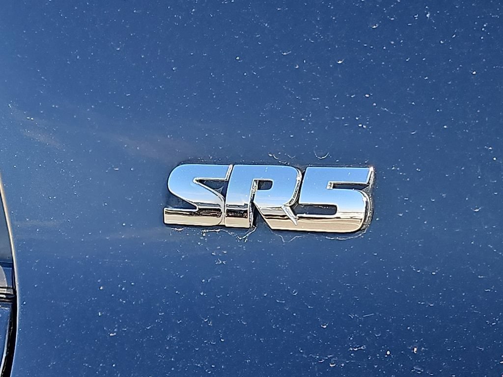 Used 2016 Toyota 4Runner SR5 AWD/4WD image 5
