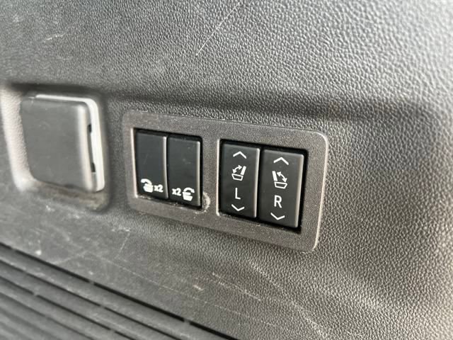 Certified 2023 Chevrolet Suburban Premier image 21