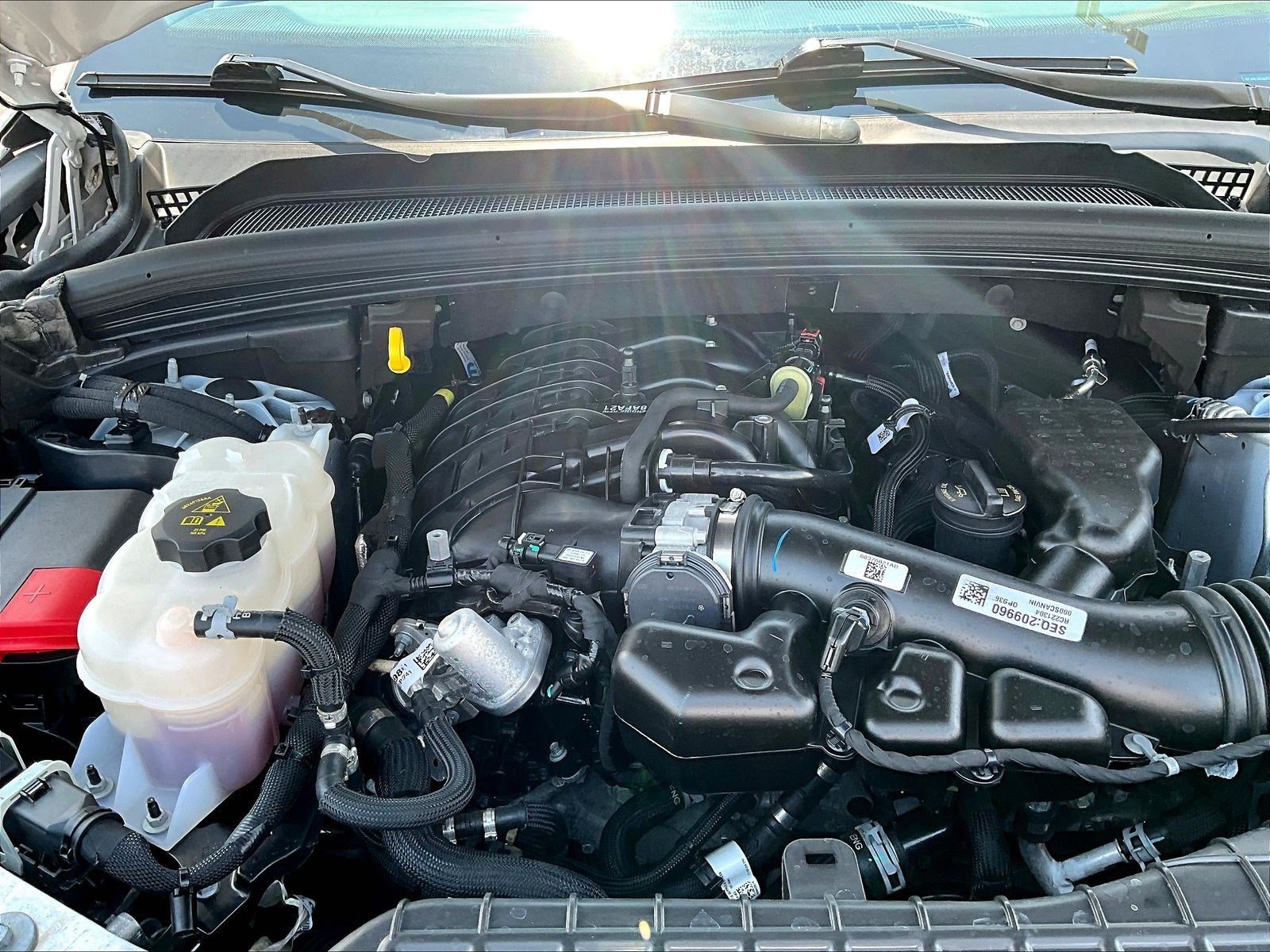 Used 2024 Jeep Grand Cherokee Laredo AWD/4WD image 30