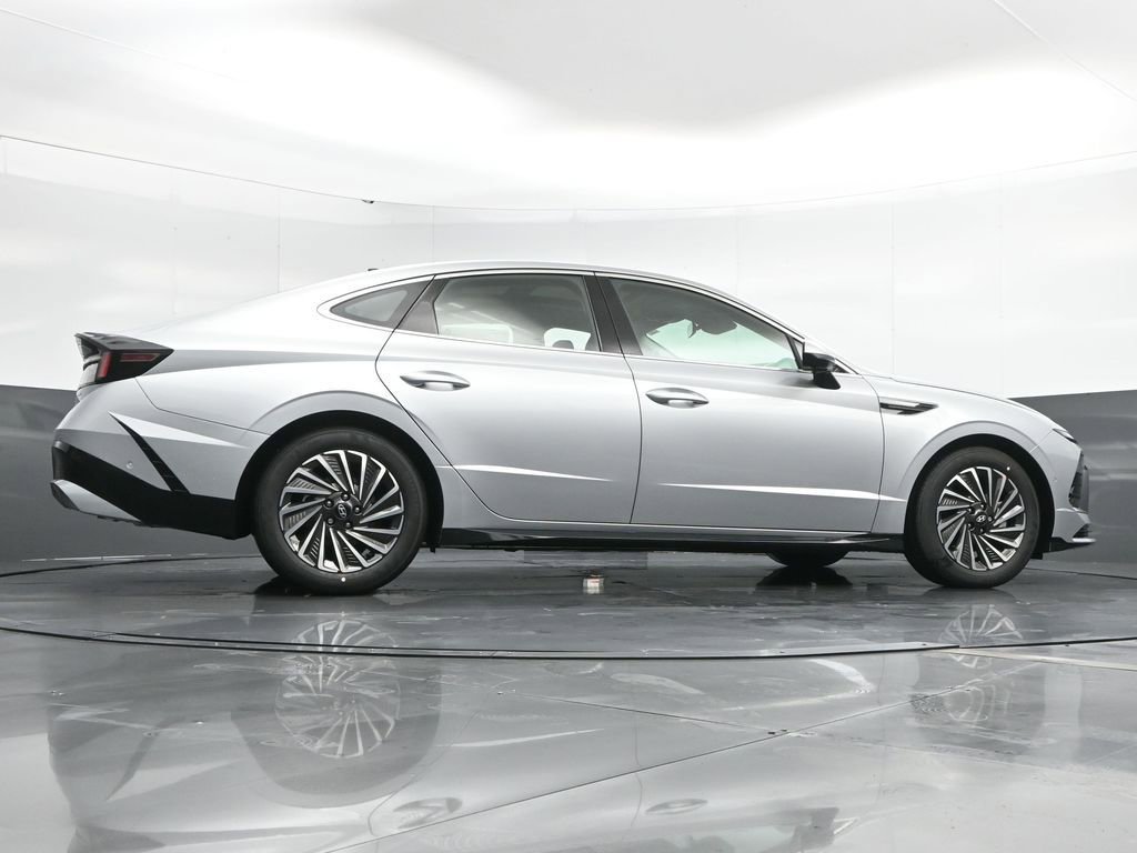 Certified 2025 Hyundai Sonata Limited image 50