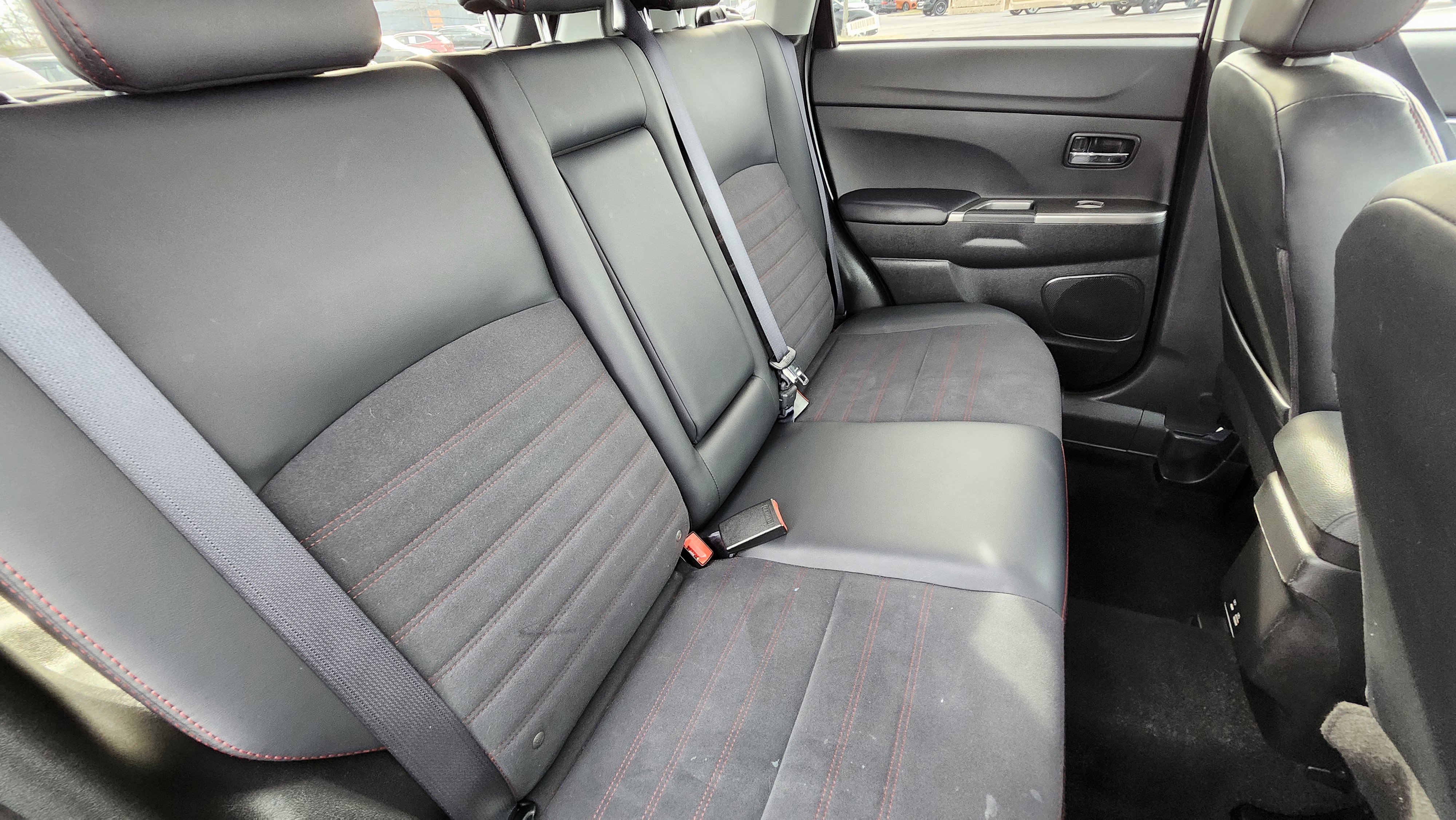 Used 2024 Mitsubishi Outlander Sport AWD image 20